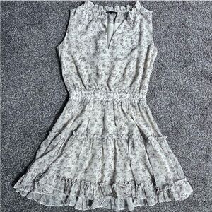 Women's Papermoon Floral A-Line Smocked Waist
Tiered Ruffled Chiffon Mini Dress